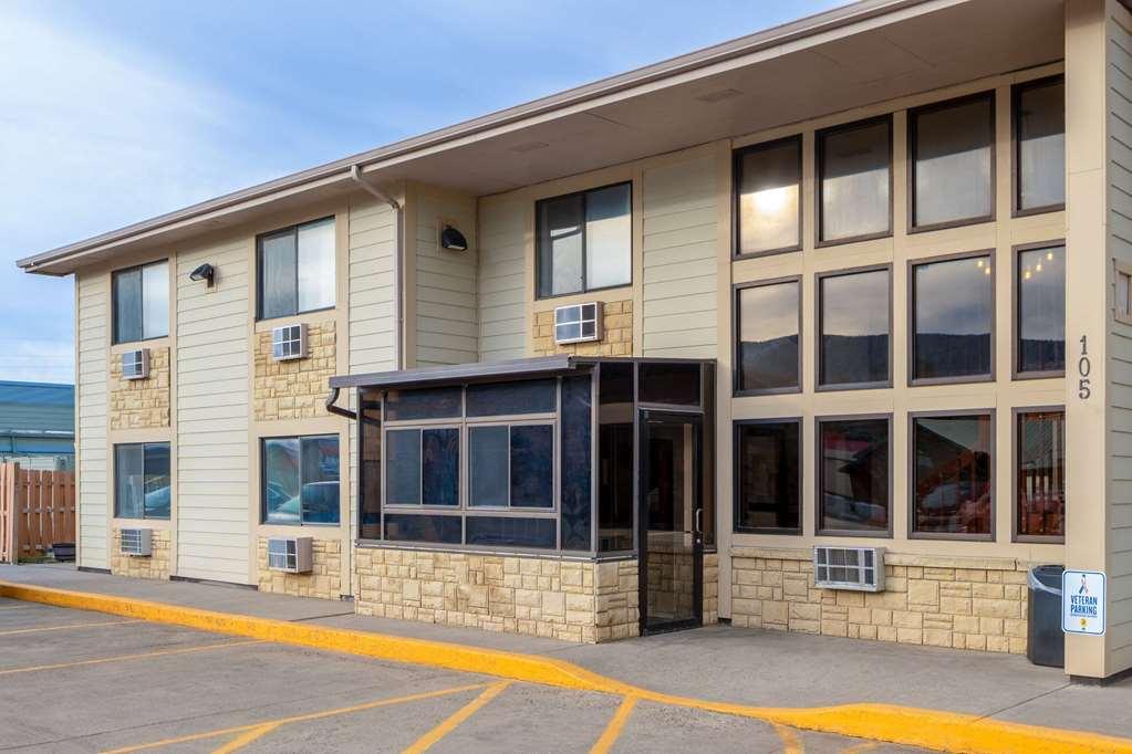 Super 8 By Wyndham Livingston Yellowstone Exterior photo